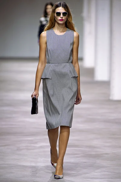 Look 24